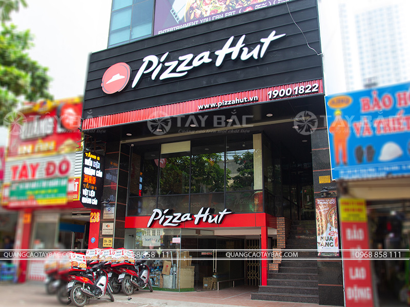 Biển quảng cáo nhà hàng Pizza Hut