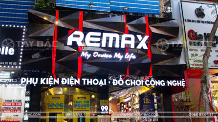 Biển quảng cáo phụ kiện điện thoại Remax