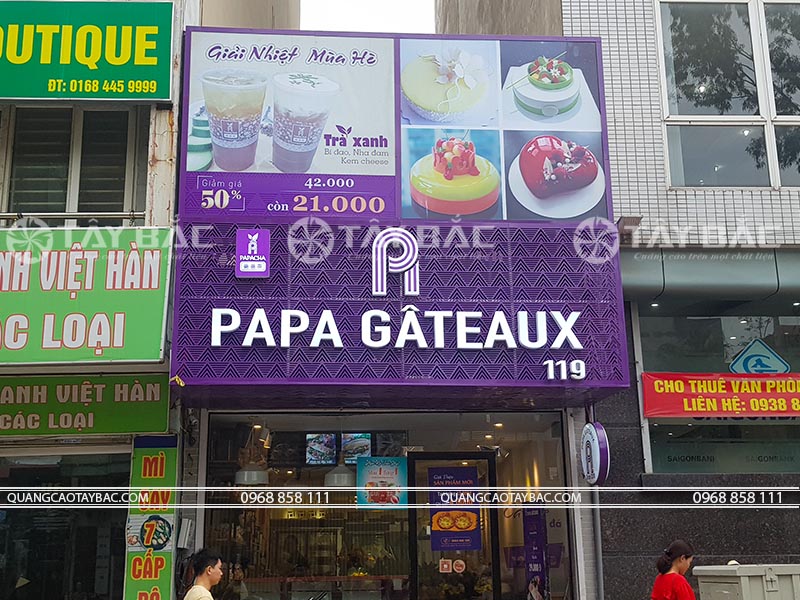 Biển quảng cáo tiệm bánh Papa gate
