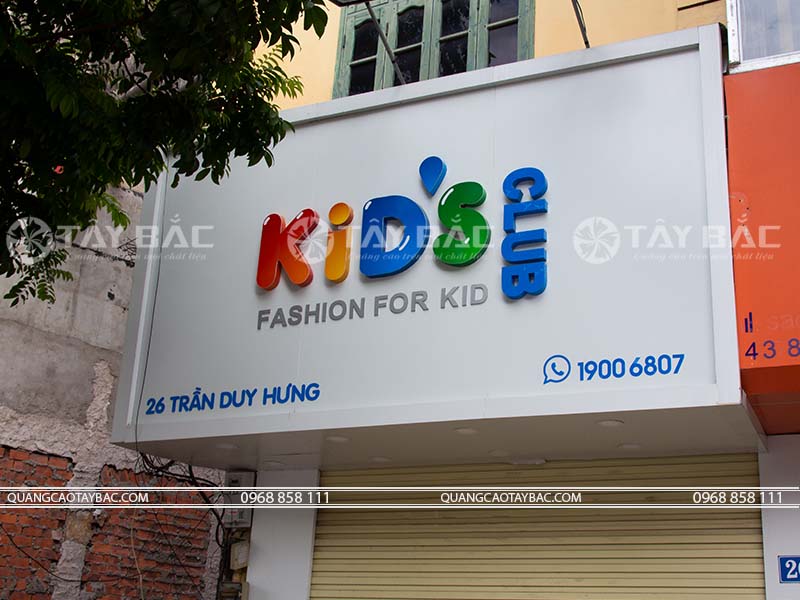Biển quảng cáo thời trang trẻ em Kids