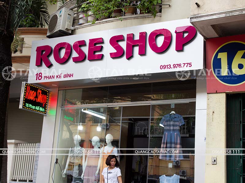 Biển quảng cáo cửa hàng quần áo Rose