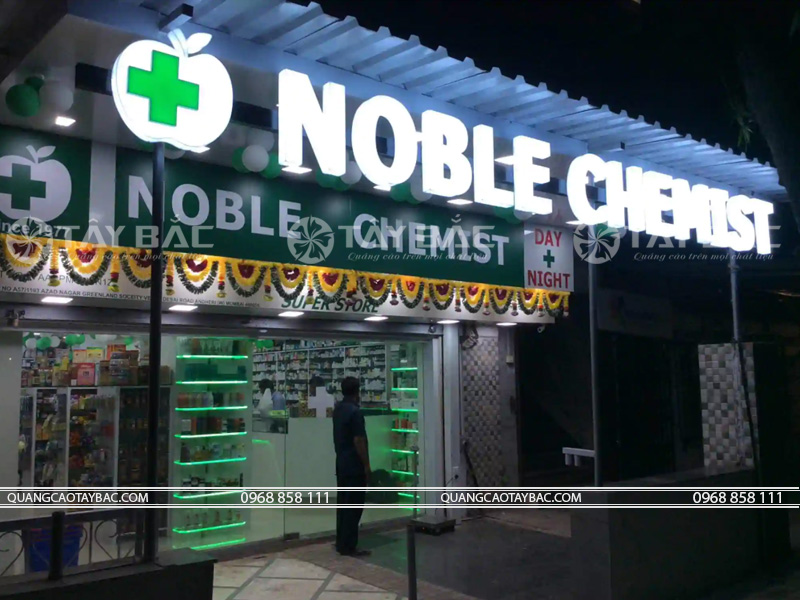 bảng quảng cáo hiệu thuốc Noble